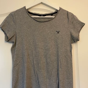 Gant T-shirt storlek S - En T-shirt från gant, storlek S. Bra skick! Köparen står för frakten!