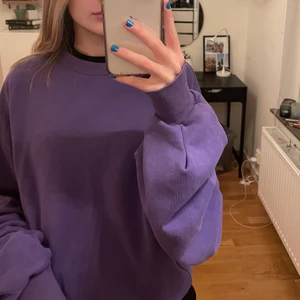 Lila sweatshirt - Kommer inte till användning längre! Spårbarfrakt går att lösa
