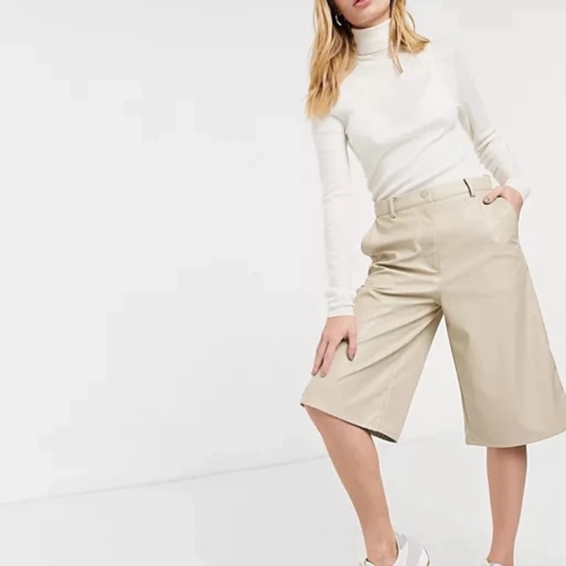 Weekday faux leather shorts - 90