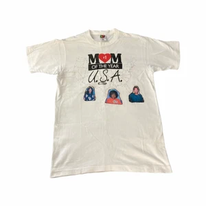 Vintage tee - Importerad direkt från US! Kolla gärna in mina andra annonser, erbjuder alltid samfrakt och mängdrabatt❣️😁 Tröjan är fruit of the loom och riktigt skönt material