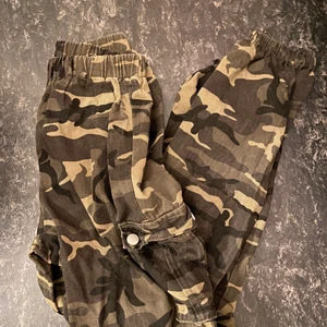 SHEIN militär byxor - Använd 2 gånger, från SHEIN strl: S