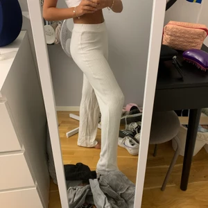 Byxor - Säljer dessa byxor från ginatricot för att jag inte använder dom, JÄTTE sköna & man kan använda till allt