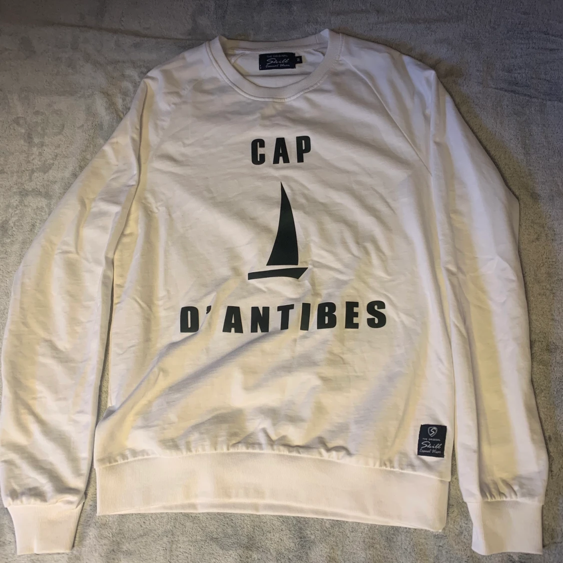 Vit långärmad t-shirt