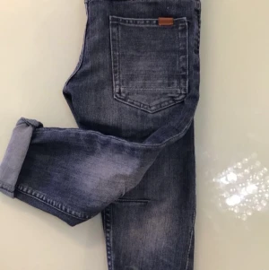Jeans - Barn jeans i bra skick 
