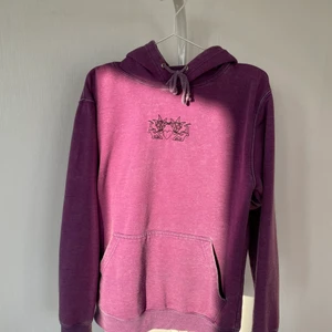 Hoodie - Lila hoodie från appertiff