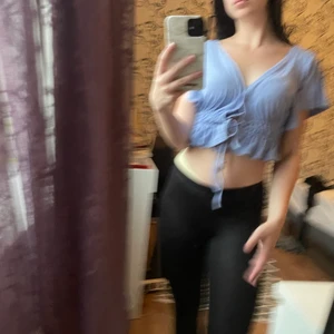 Bolero  - Knytning fram. Från zaful i storlek M. Passar även xs/s då man knyter den själv. Endast testad. Endast swish. Frakt tillkommer 