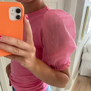 Söt topp❤️ - Använd ett fåtal gånger, köparen står för frakt! 💜💜