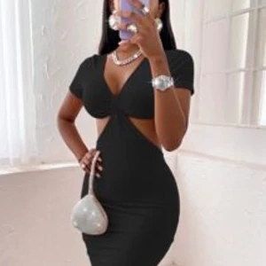 Festklänning  - Snygg klänning till fest🖤