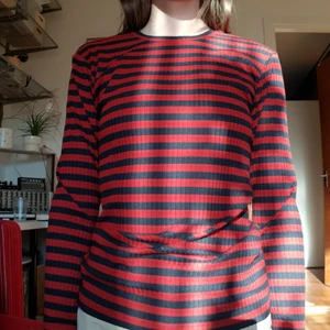 Långärmad tröja från Other stories  - Fint skick, använd sparsamt  och iinget att anmärka på.