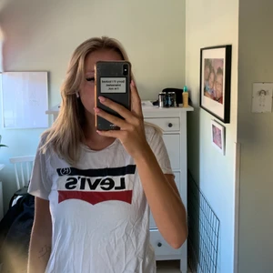 Levis t-shirt  - Vit Levis t-shirt🤍 i nyskick 