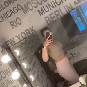 Stronger tränings topp - Jättefin tränings topp från stronger. Sitter jätte fint, säljer pga för liten🥰 storlek S 