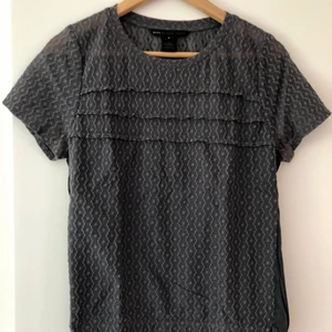 Marc Jacobs blus - Fin blus Marc Jacobs, inga anmärkningar eller slitningar