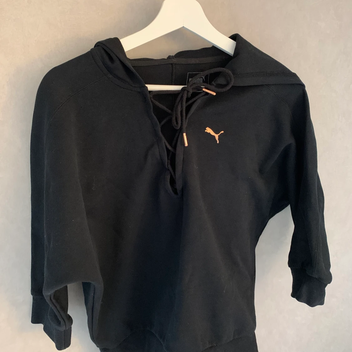 Svart hoddie från puma storlek 36 - 90
