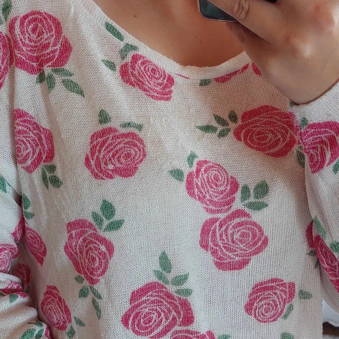 Blommig tröja - storlek S - 90