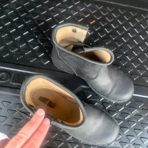 Skor  - Skor från Johnny bull i storlek 37. Är lite för stora i storlek. Använd endast 4 gånger. 