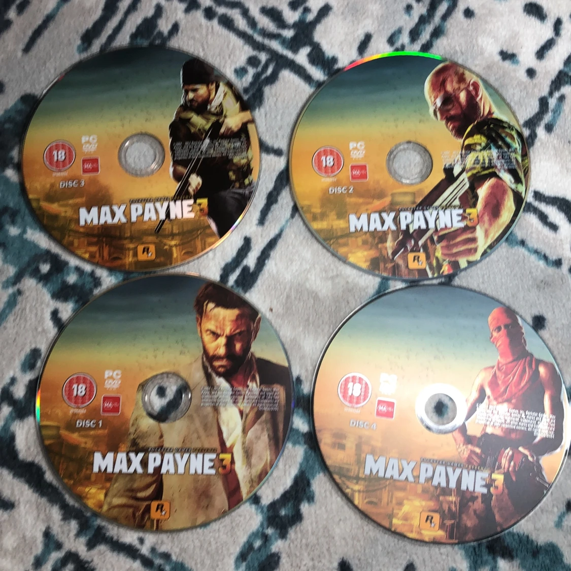 Max payne 3. 4 skivor pc dvd 18 plus - 90