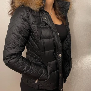 Storlek S - Köpte den för 2 år sen men bara användt en gång för den var lite för liten för mig när jag fick hem den