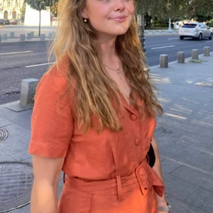 Zara jumpsuit - Snygg och trendig jumpsuit från Zara 