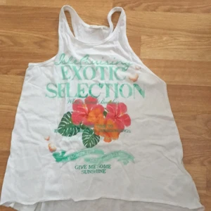 Somrigt linne - Linne som dår en att sakna sommaren. Kom ihåg att det bara är att skriva vid frågor!