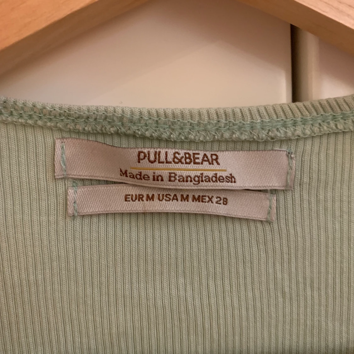 Grönt croppat Pull&Bear linne - 91