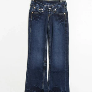 Levis jeans  - Skit snygga Levis Jeans:) Säljer på grund av att dem är för små för mig! 