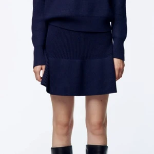 Stickad zara kjol - Jättefin marinblå stickad kjol från zara, helt ny med lappen kvar💓