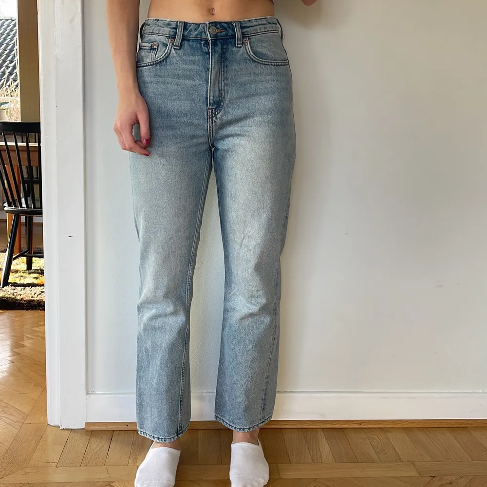 Raka ljusa jeans från weekday. Jeans & Byxor.