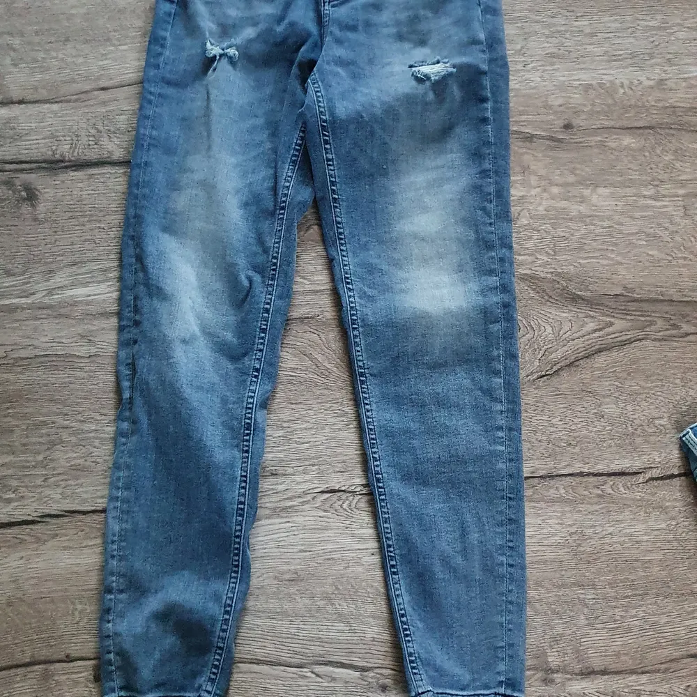 Väldigt snygga och strechiga Tommy hillfiger jeans,  som inte används längre. Köparen står för frakten 🙂. Jeans & Byxor.