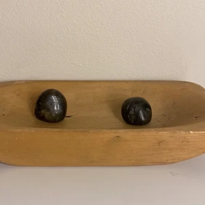 Labradorit  - Hej! Jag säljer dessa super fina och glänsiga labradoriter. För 40kr. Frakt är köparen ansvarig för 💗 Jag säljer massa andra olika kristaller så kolla gärna min profil om ni gillar kristaller 💗 🔮