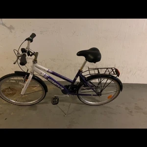 Cykel  - Cykel från biltema. Finns i Jönköping.