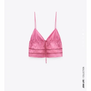Rosa topp  - Säljer denna skitsnygga rosa topp från Zara i storlek S, aldrig använd och i helt nytt skick❤️ 