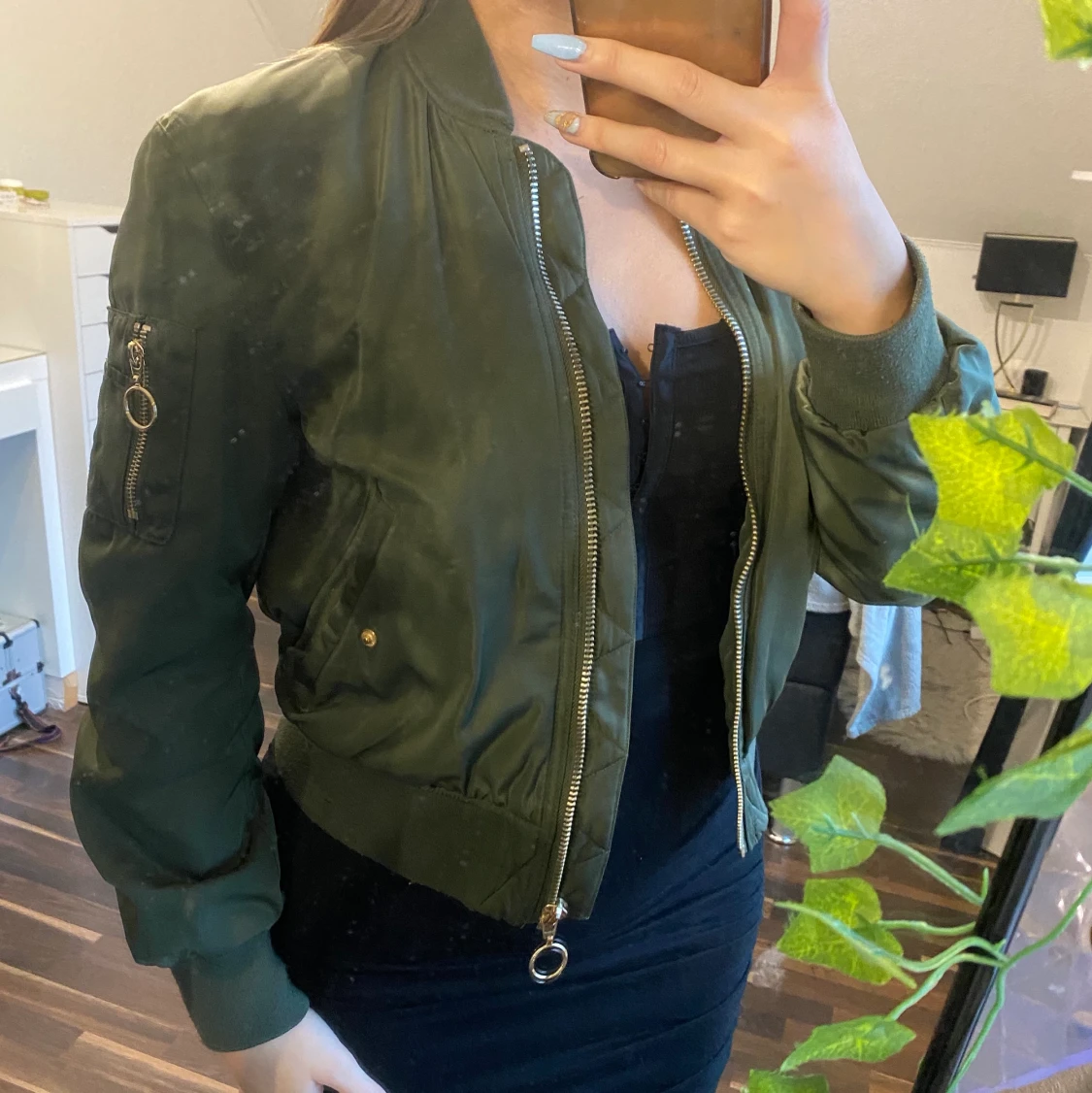 Militärgrön bomberjacka  - 90