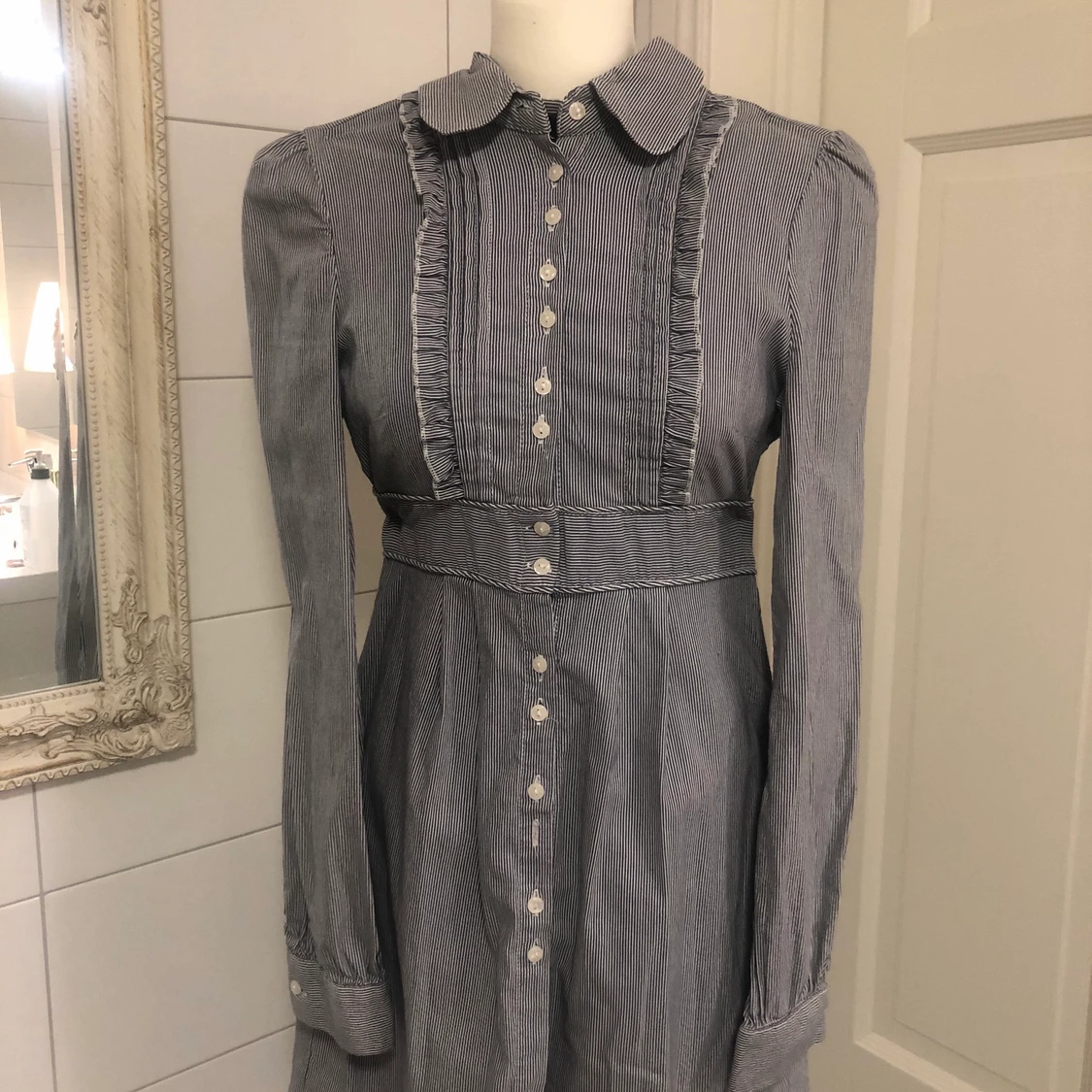 Lång figursydd skjorta stl XS-S