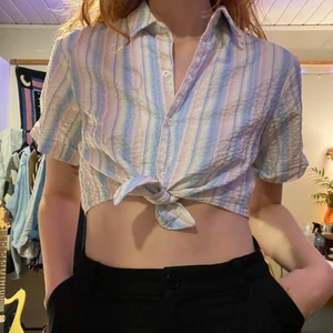 Randig pastellskjorta - Sååå snygg skjorta jag köpte i somras som jag fick alldeles för lite användning av :( 