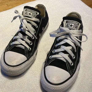 Converse storlek 37,5  - Köpta för 1 år sedan använda ett få tal gånger. 