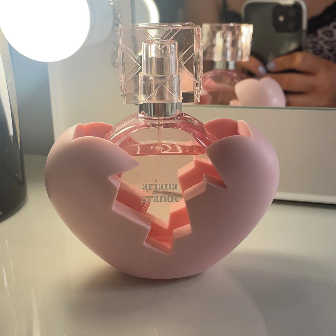 Ariana grandes parfym thank u next