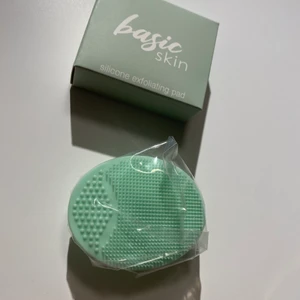 Basic skin Silicon exfoliation-pad  - Oöppnad