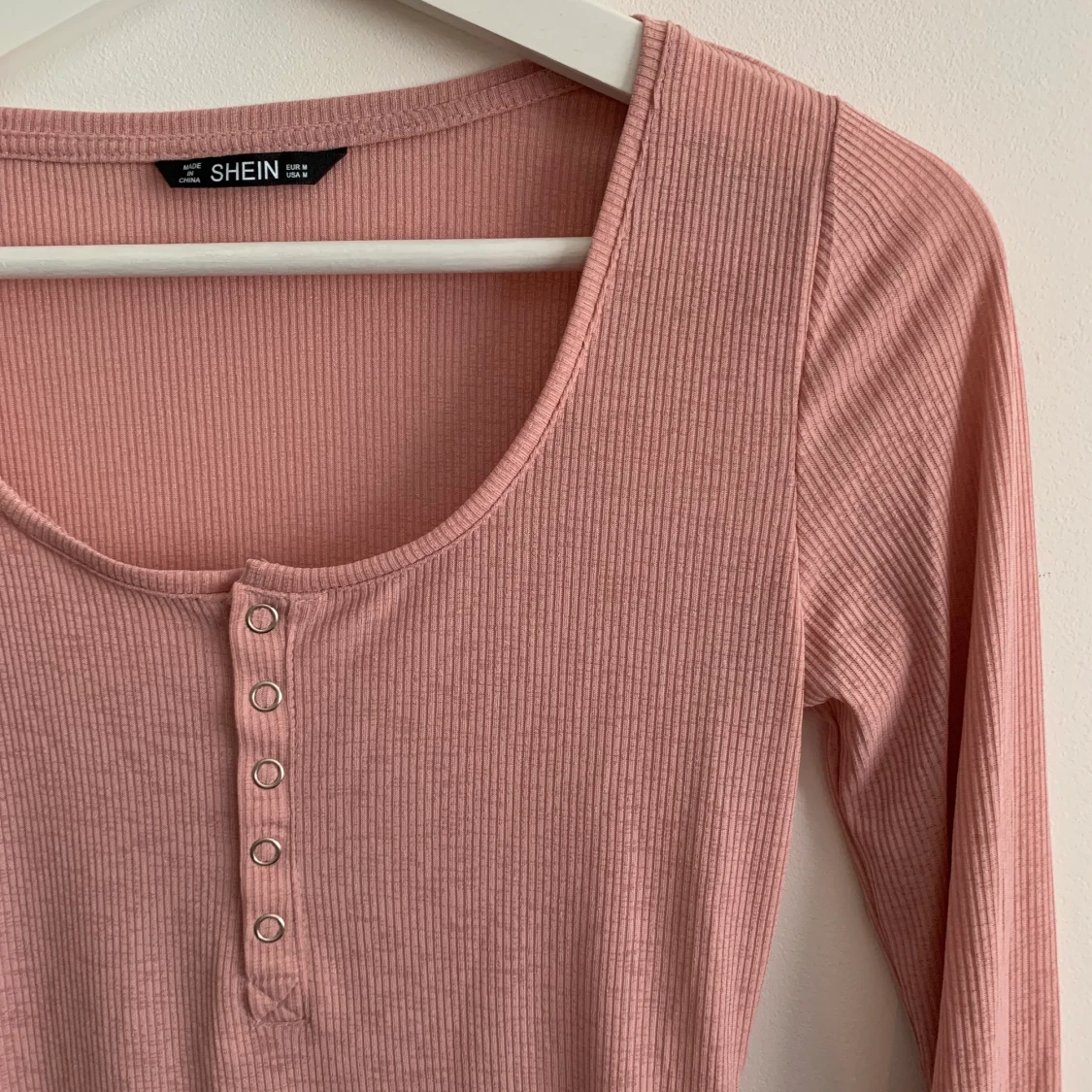 Ribbad rosa tröja - 91