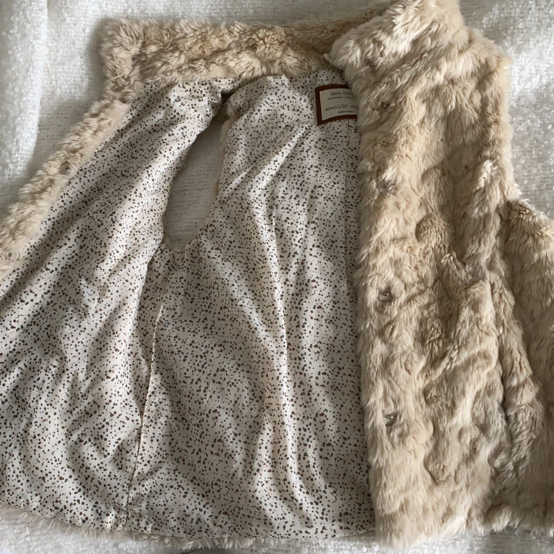 mysig väst från zara  - 90