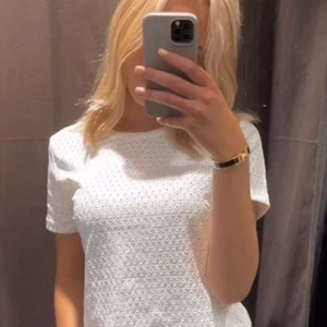 T-shirt  - Jätte fin mönstrad T-shirt, knappast använd 