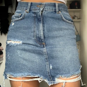 NA-KD kjol - Jätte fin Jeans kjol från nakd storlek 34 passar xs, s 