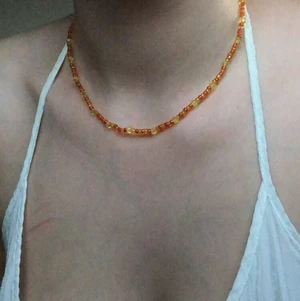 Halsband  - Jättefint halsband med pärlor