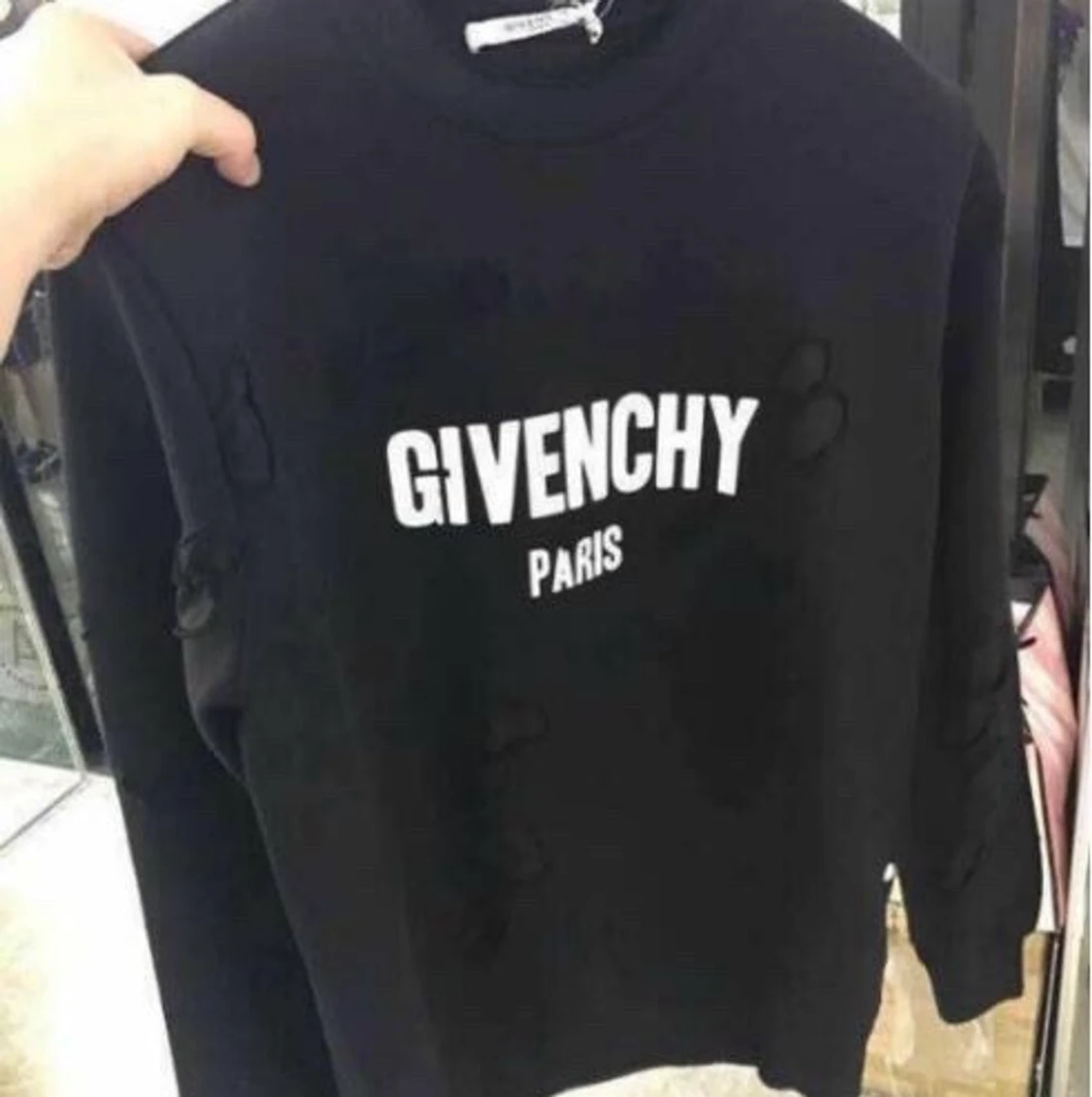 Givenchy  - 90