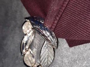 Armband - Ett väldigt sött armband, passar alla i prencip då det är töjbart. Köparen står för frakt