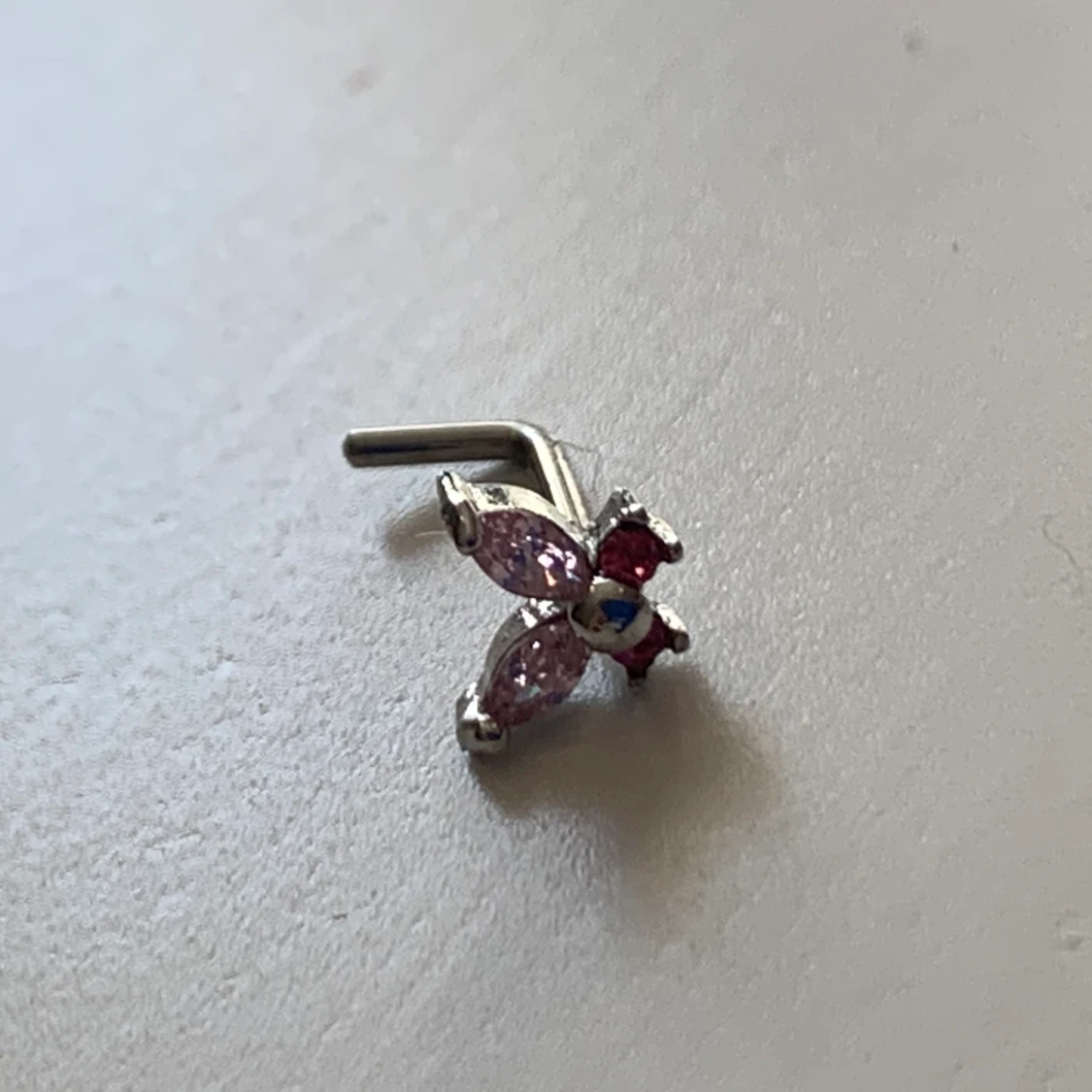 Näspiercing fjäril - 91