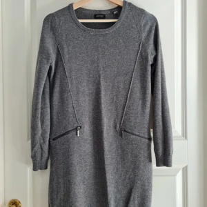Grey wool-blend knitted dress - Grey comfy knitted dress. Looks like new 😊 Total length 79 cm.