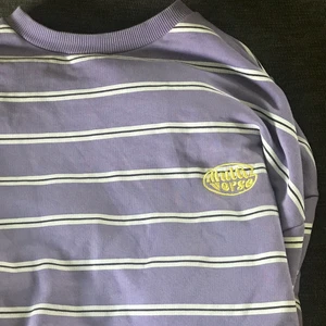 Multi verse sweatshirt - Multi verse sweatshirt från junkyard. Unisex. Köpt för runt 400kr på junkyard