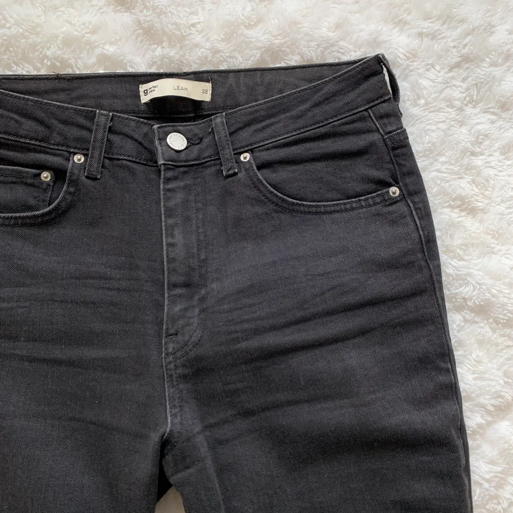 Jeans från Gina Tricot, endast använda att fåtal gånger! Betalsätt: swish. Jeans & Byxor.