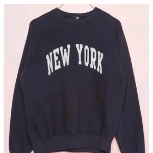 Sweatshirt  - Fin sweatshirt som inte är använd någon gång! Fint material❣️