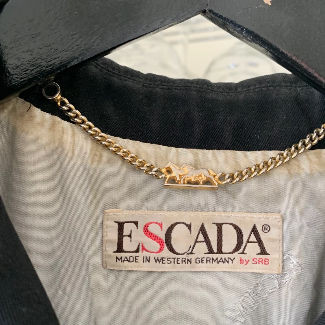 Escada Jacka - 91
